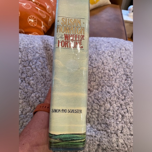 Hard cover novel “Wheel Of Fortune “ by Susan Howatch used - Picture 3 of 6
